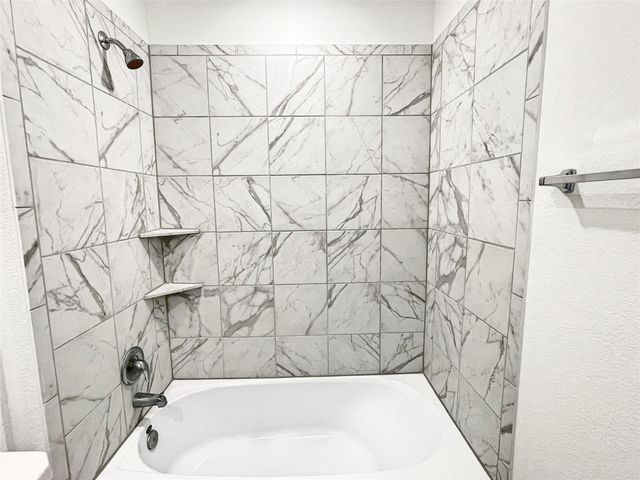 109 Allegro DR, Hutto, TX 78634