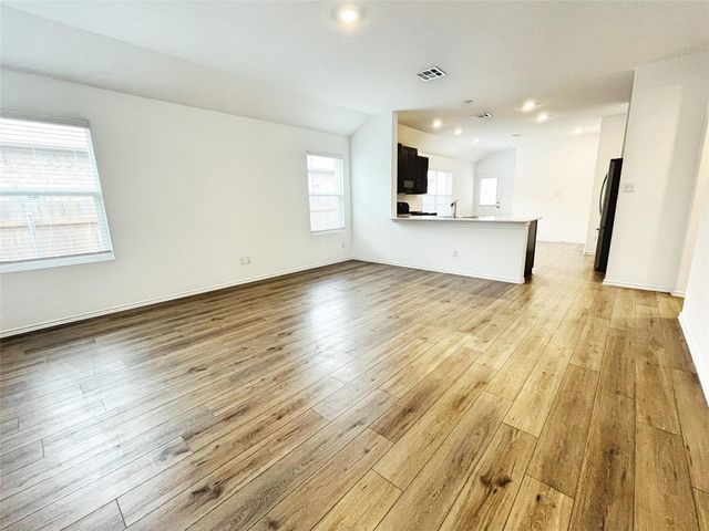 109 Allegro DR, Hutto, TX 78634
