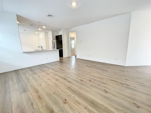 109 Allegro DR, Hutto, TX 78634