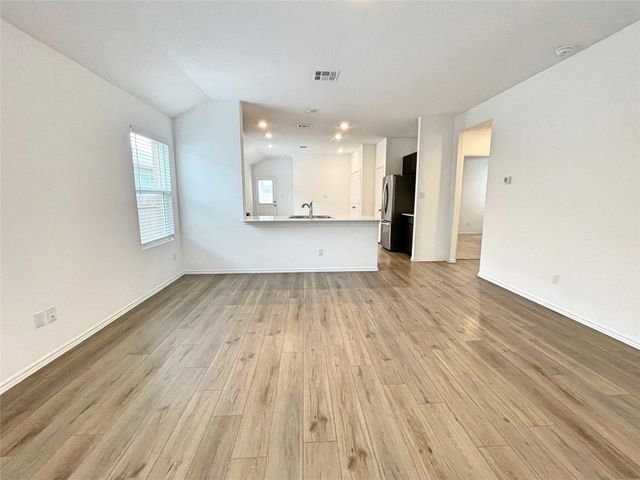 109 Allegro DR, Hutto, TX 78634