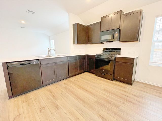 109 Allegro DR, Hutto, TX 78634