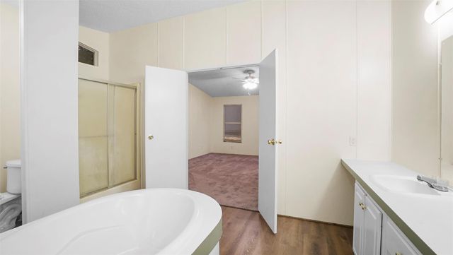 13507 Enchanted Cove, Willis, TX 77318