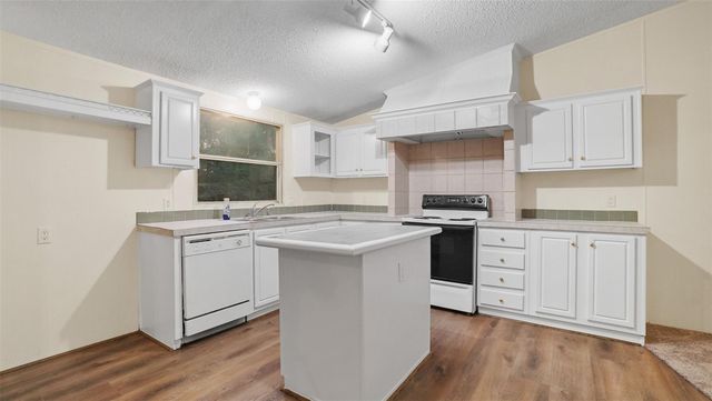 13507 Enchanted Cove, Willis, TX 77318