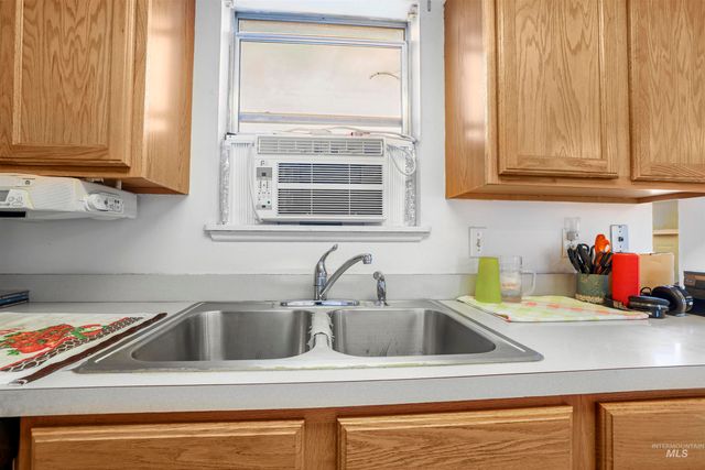 328 E Ave J, Jerome, ID 83338