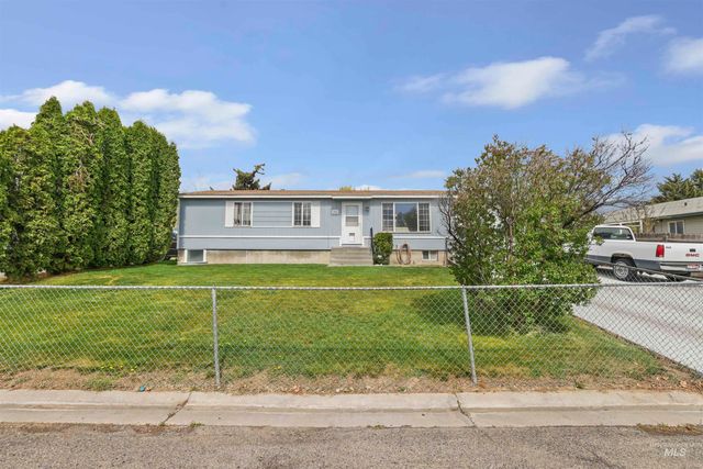 328 E Ave J, Jerome, ID 83338