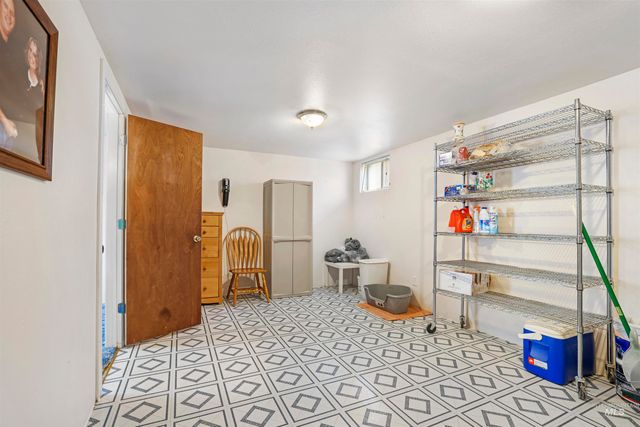 328 E Ave J, Jerome, ID 83338