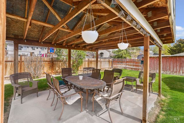 328 E Ave J, Jerome, ID 83338