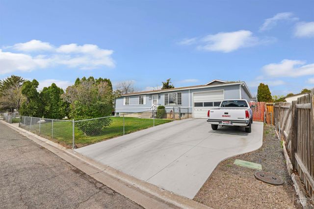 328 E Ave J, Jerome, ID 83338