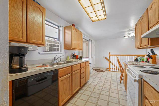 328 E Ave J, Jerome, ID 83338