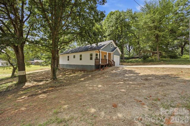 402 Brookwood Avenue, Cherryville, NC 28021