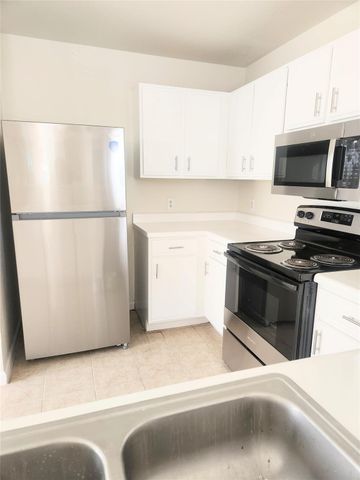 13520 Coomes DR, Del Valle, TX 78617