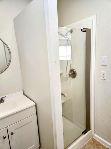 13520 Coomes DR, Del Valle, TX 78617
