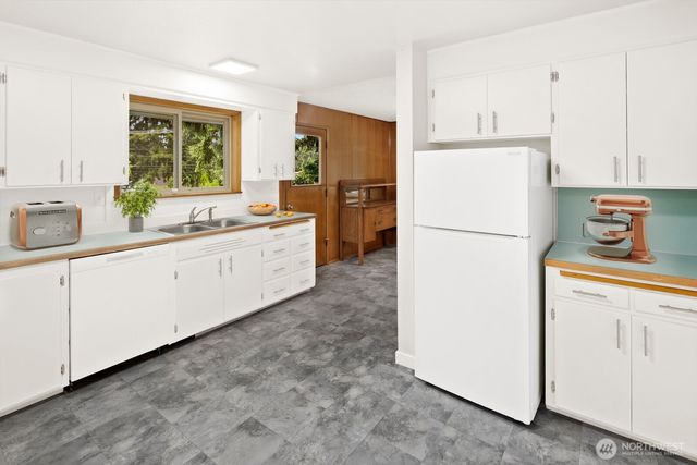 1711 52nd Street SE, Everett, WA 98203