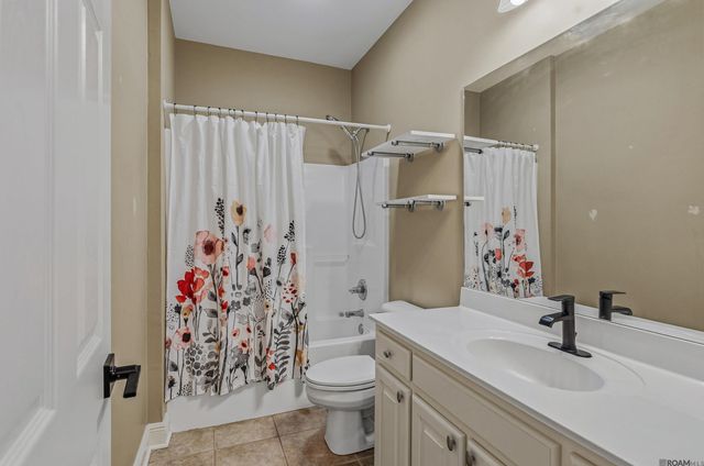 37182 Cobblestone Ave, Geismar, LA 70734