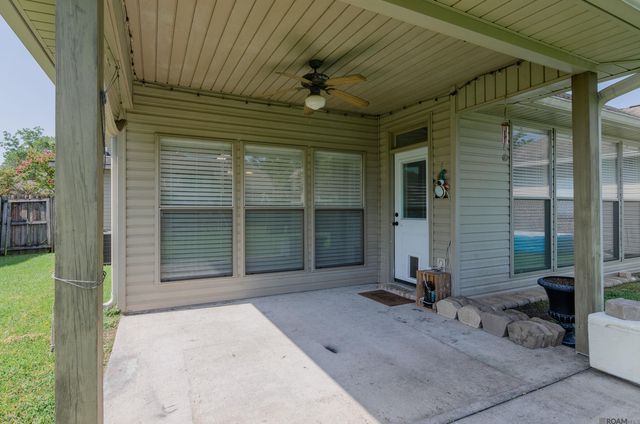 37182 Cobblestone Ave, Geismar, LA 70734