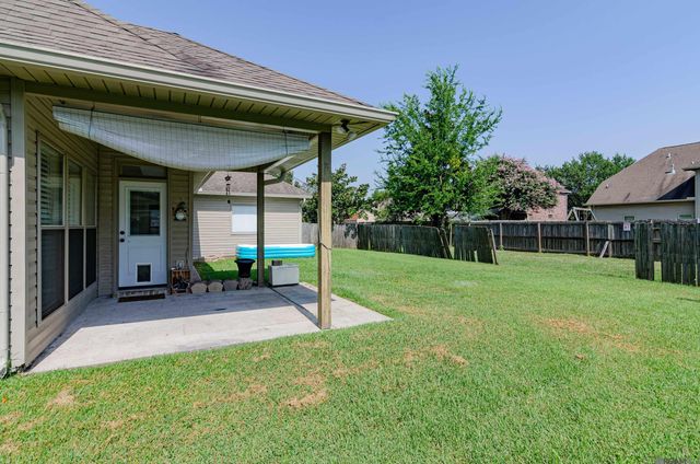 37182 Cobblestone Ave, Geismar, LA 70734