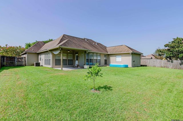 37182 Cobblestone Ave, Geismar, LA 70734