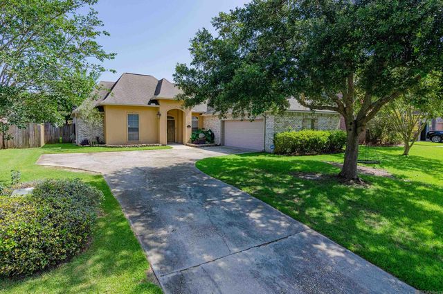 37182 Cobblestone Ave, Geismar, LA 70734