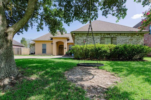 37182 Cobblestone Ave, Geismar, LA 70734