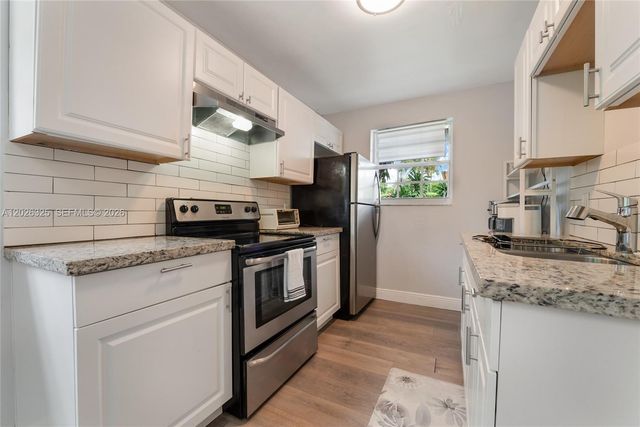 6198 SW 63rd St, South Miami, FL 33143