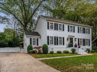 4913 Crooked Oak Lane, Charlotte, NC 28226
