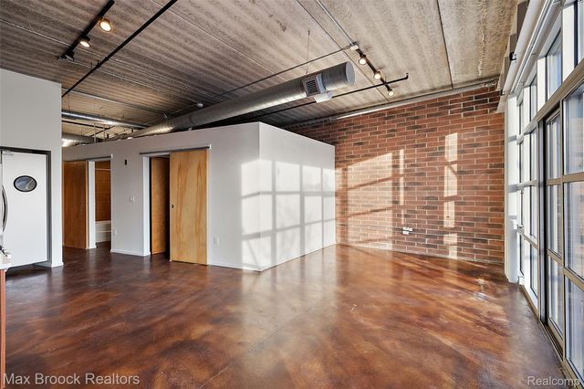 333 E Parent Avenue 35, Royal Oak, MI 48067