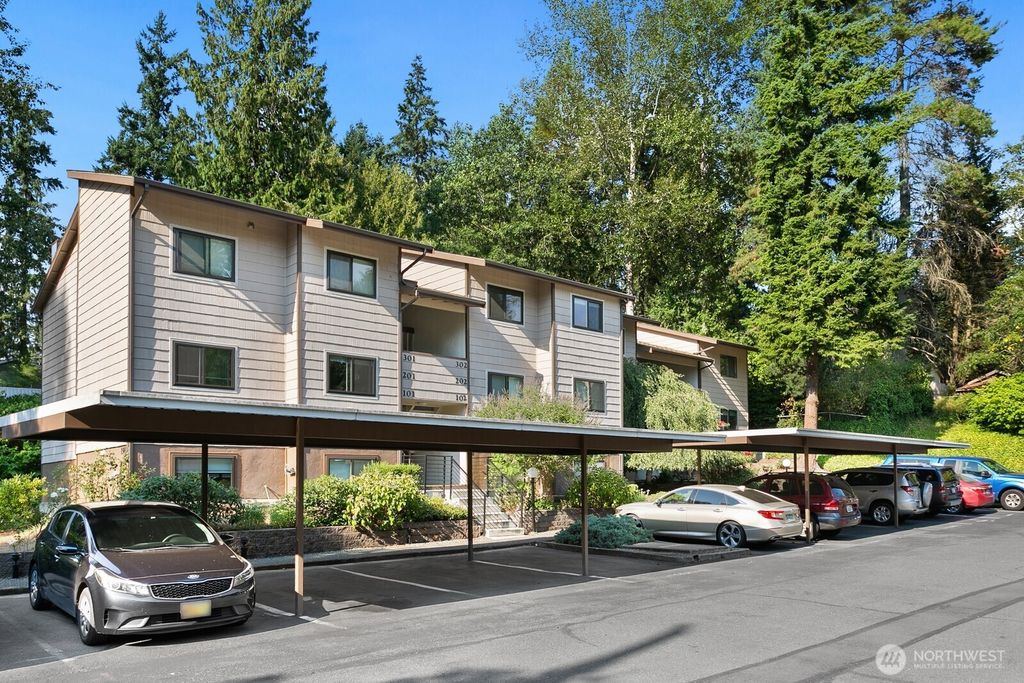 19818 15th Avenue NE #204, Shoreline, WA 98155