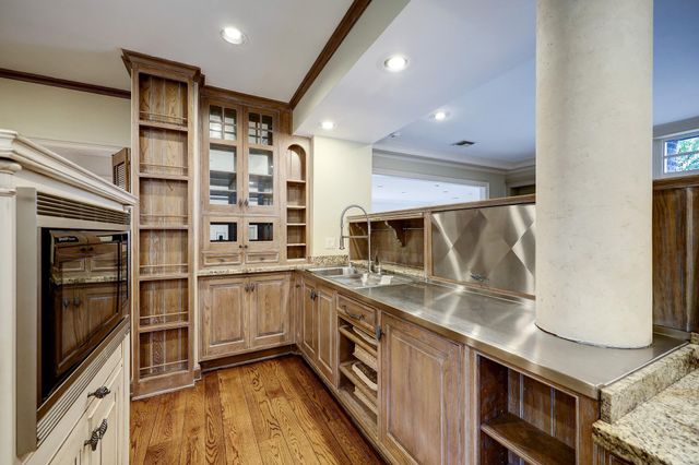 3020 San Felipe Street, Houston, TX 77019