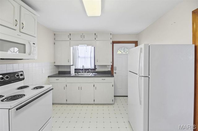 3208 Batson Drive, Alton, IL 62002