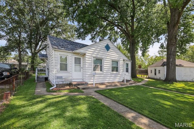 3208 Batson Drive, Alton, IL 62002