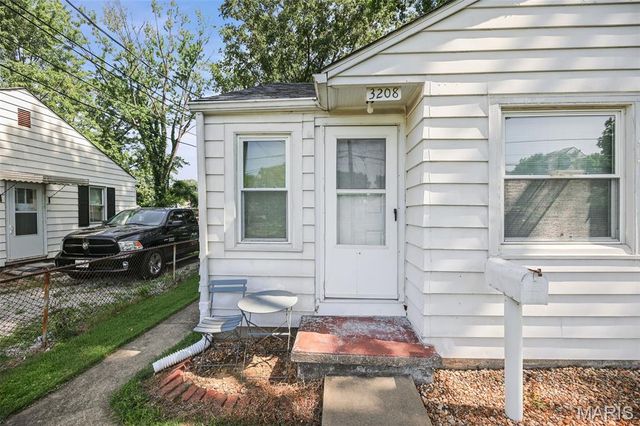 3208 Batson Drive, Alton, IL 62002