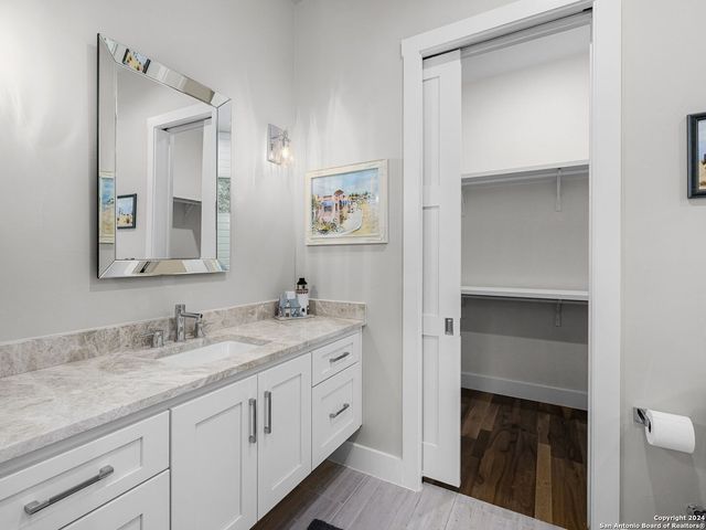 19803 WILD HOLW, Garden Ridge, TX 78266
