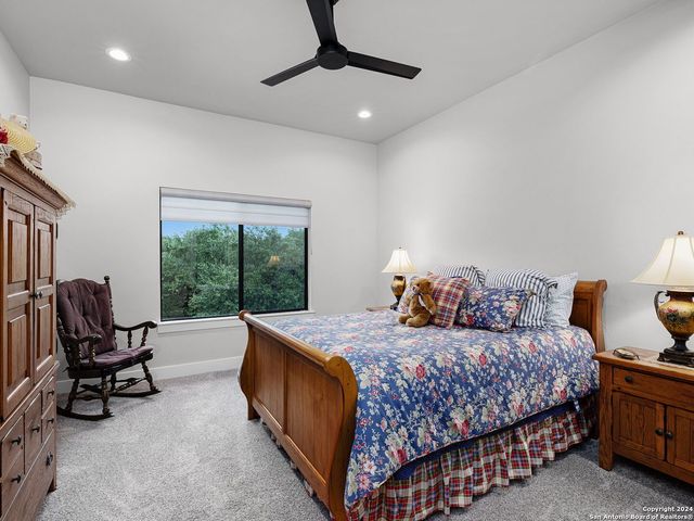 19803 WILD HOLW, Garden Ridge, TX 78266