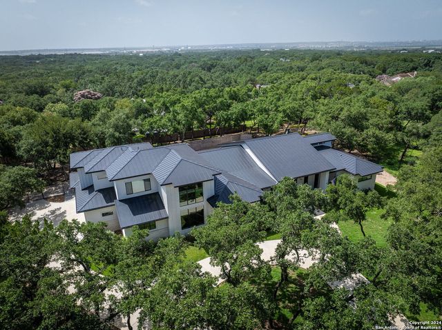 19803 WILD HOLW, Garden Ridge, TX 78266