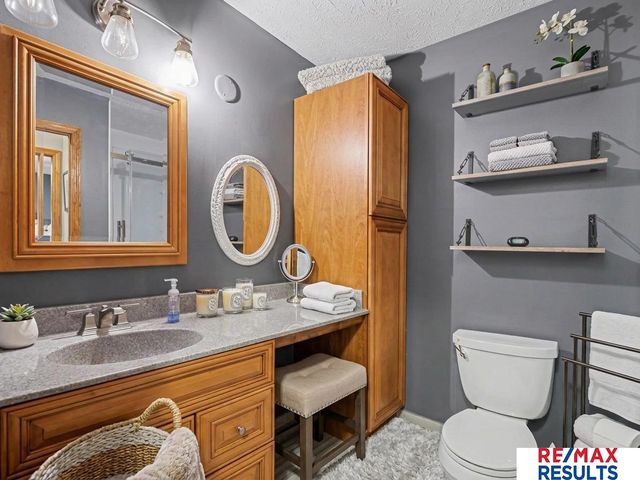 1001 Conestoga Road, Papillion, NE 68046