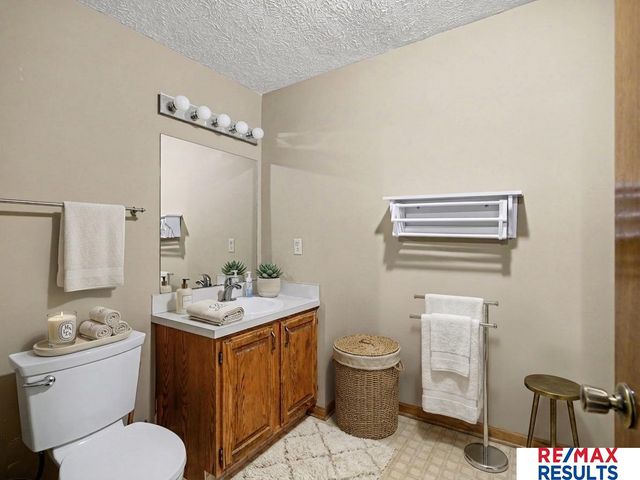1001 Conestoga Road, Papillion, NE 68046