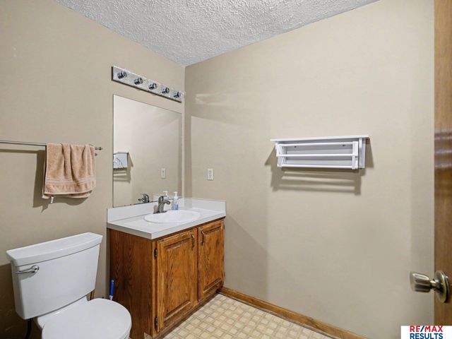 1001 Conestoga Road, Papillion, NE 68046