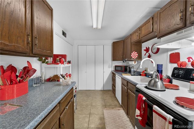 1550 S Oakland Street, Aurora, CO 80012