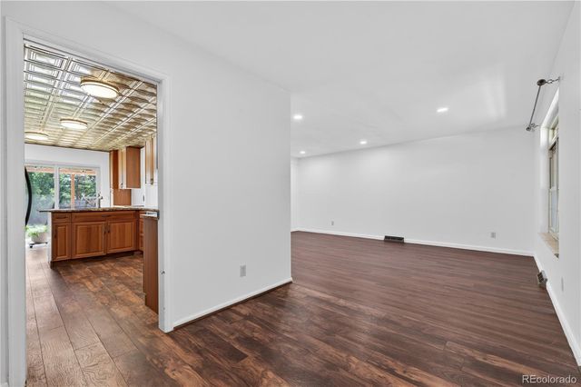 1550 S Oakland Street, Aurora, CO 80012