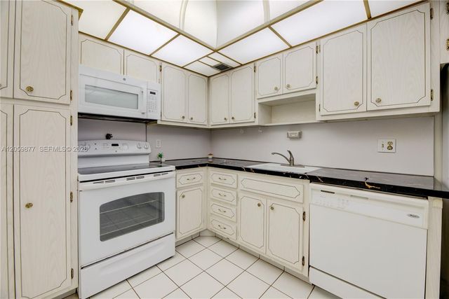 1980 S OCEAN DR 16A, Hallandale Beach, FL 33009