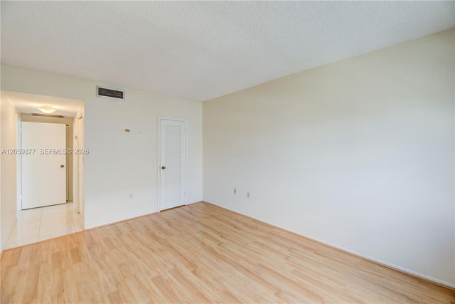 1980 S OCEAN DR 16A, Hallandale Beach, FL 33009