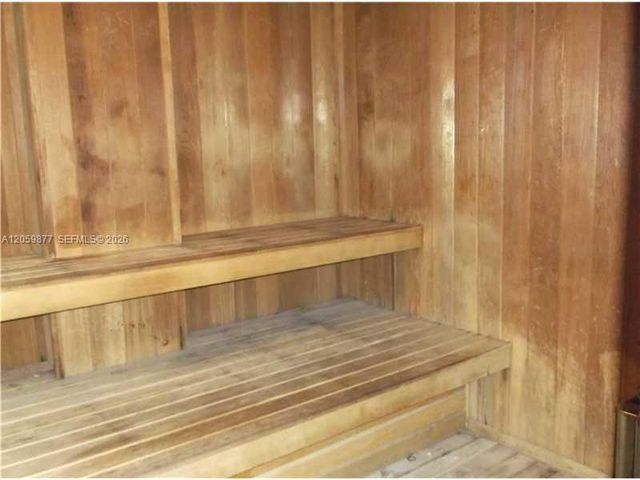 1980 S OCEAN DR 16A, Hallandale Beach, FL 33009