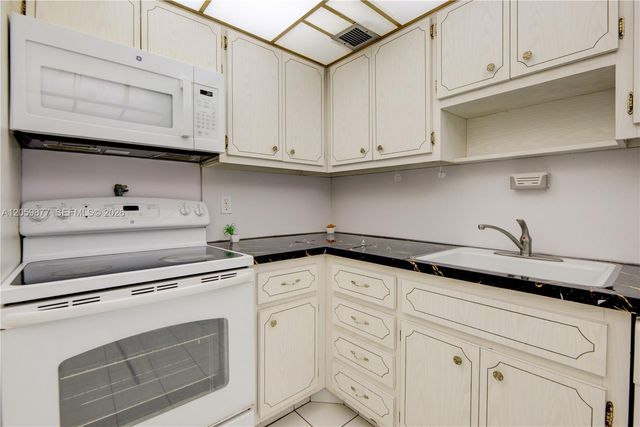 1980 S OCEAN DR 16A, Hallandale Beach, FL 33009