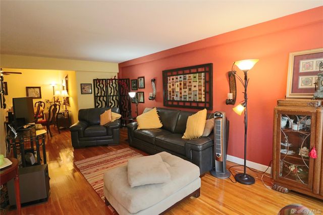 18-50 211 Street 2K, Bayside, NY 11360