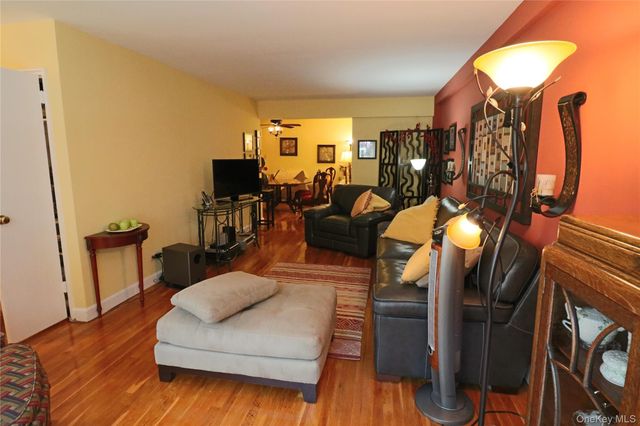 18-50 211 Street 2K, Bayside, NY 11360