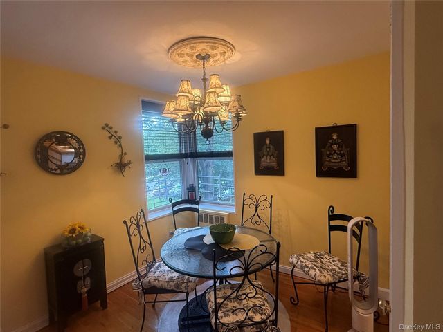 18-50 211 Street 2K, Bayside, NY 11360