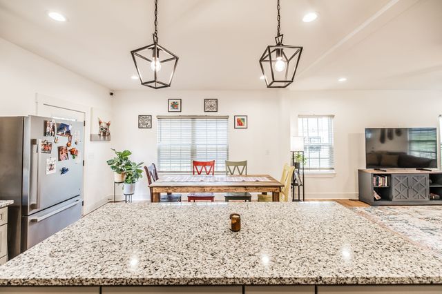 1160 Jonathan Ln, Springfield, TN 37172