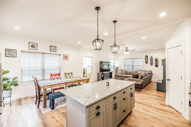 1160 Jonathan Ln, Springfield, TN 37172