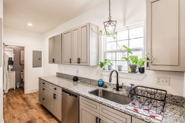 1160 Jonathan Ln, Springfield, TN 37172