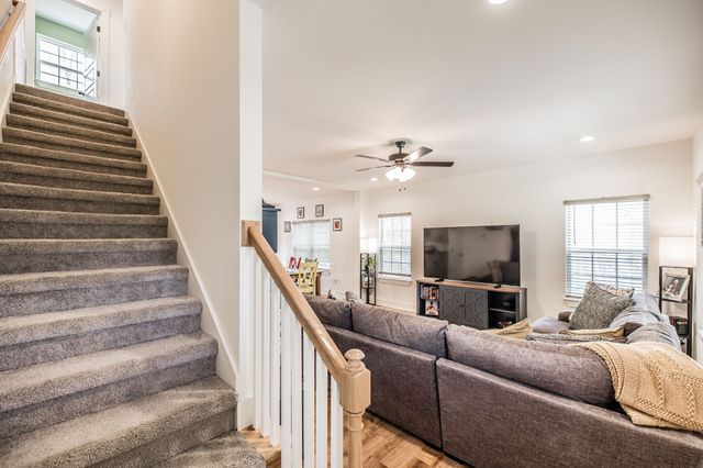 1160 Jonathan Ln, Springfield, TN 37172